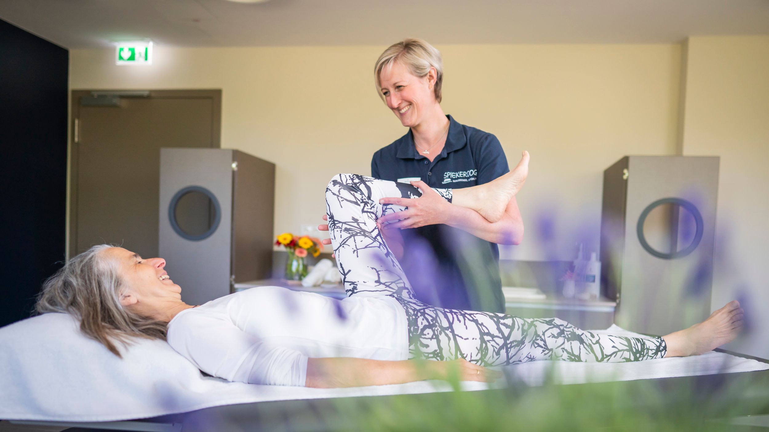 Praktizierung gesundheitlicher Bewegungen im Thalasso-Gesundheitszentrum auf Spiekeroog