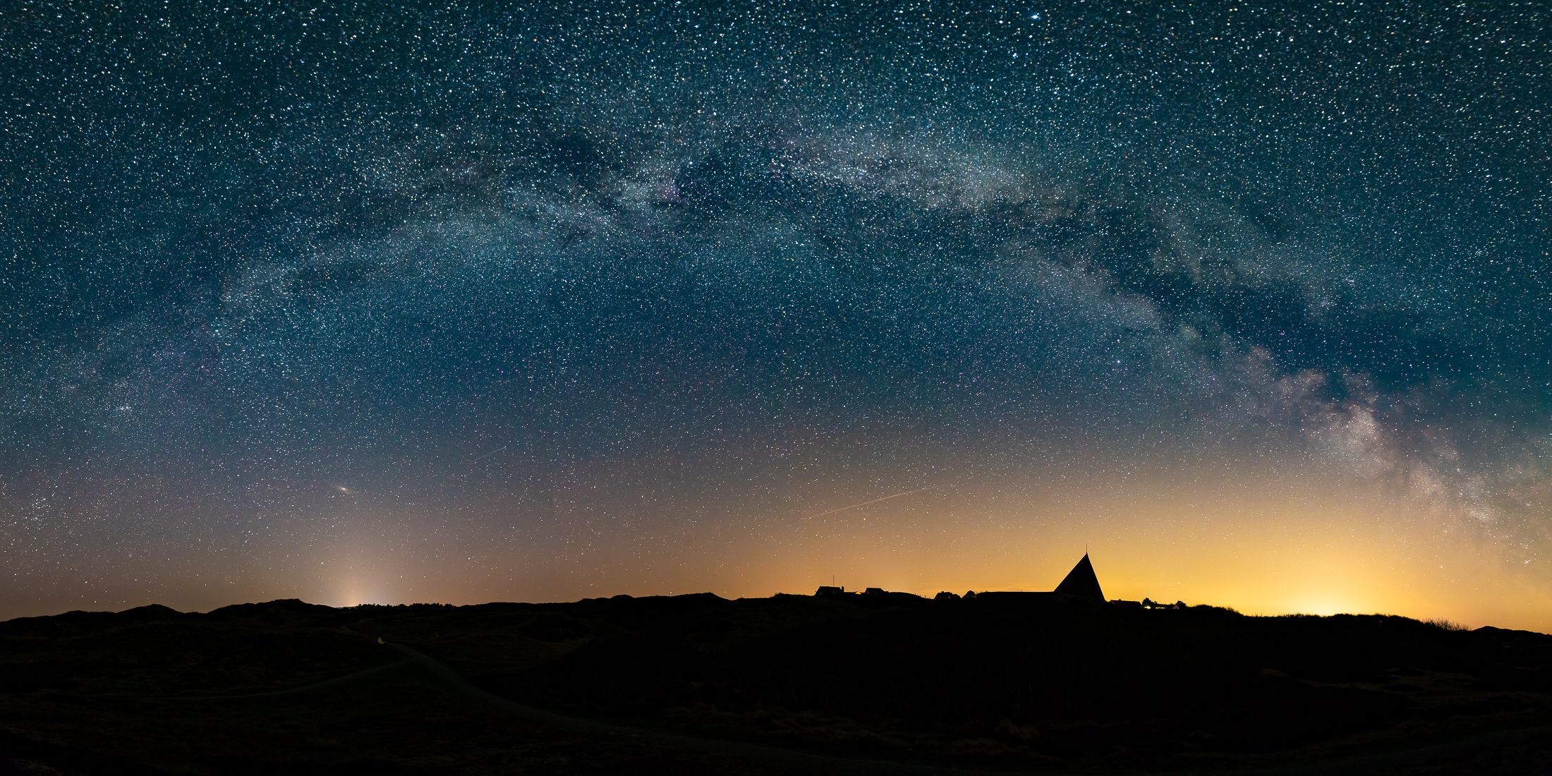 Blick auf die Sterneninsel Spiekeroog bei Nacht